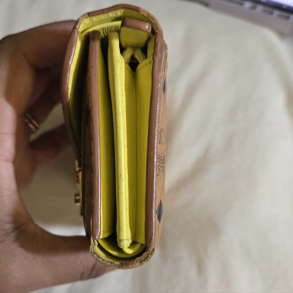 MCM| Colorblock Leather Wallet - Picture 4 of 7
